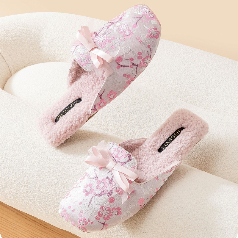 Elegant Satin Embroidered Flow - Winter Cloth recension och pris