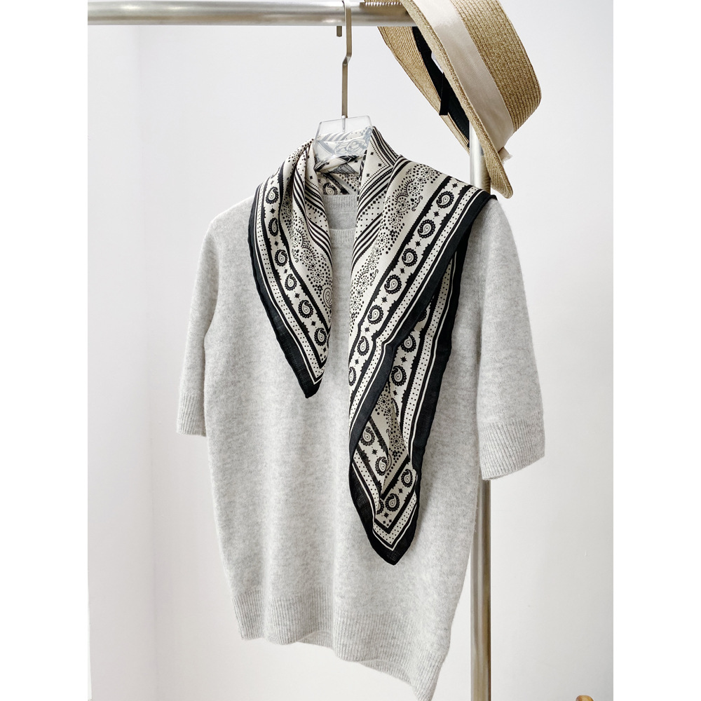2 Faced Scarf Silk Wool Blend  - Winter Clothing Hong Kong recension och pris