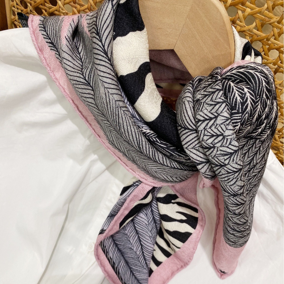 Double Side Silk Wool Scarf Wo - Winter Clothing Hong Kong recension och pris