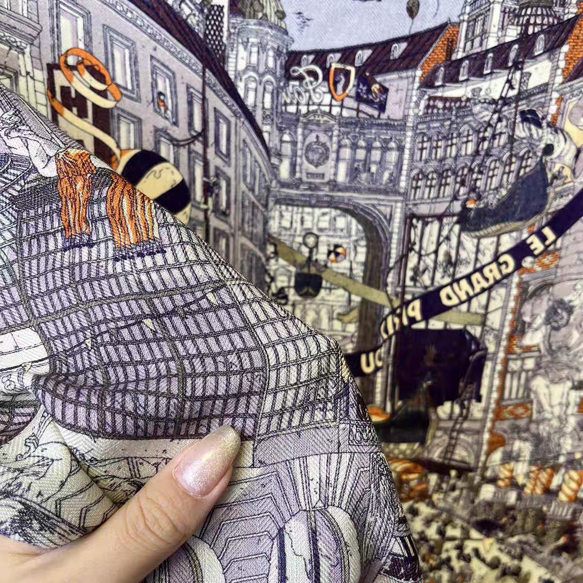 Two Faced Print Designer Scarf - Winter Clothing Hong Kong recension och pris