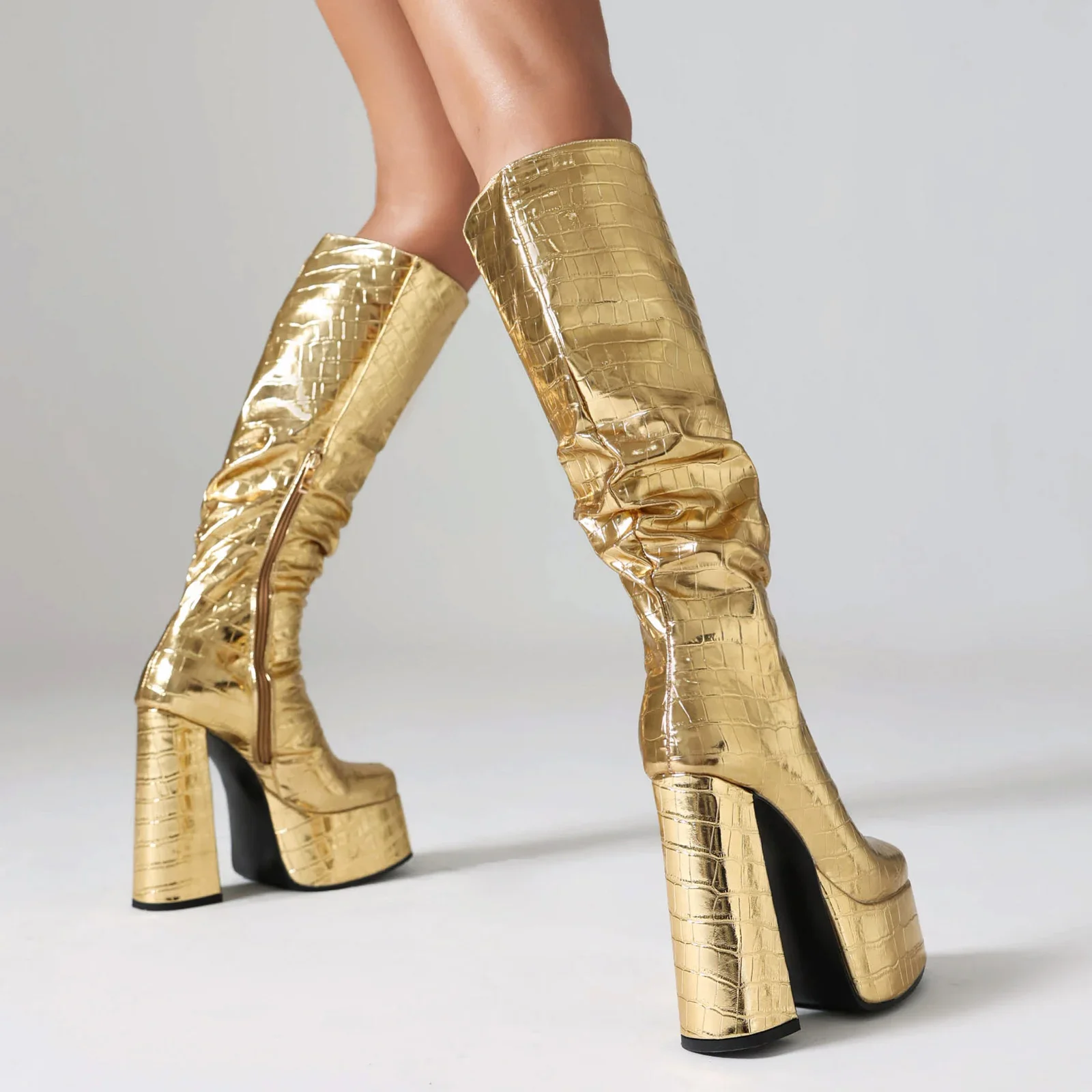 Shiny Silver Women Pleated Pla - Winter Clothing Material recension och pris